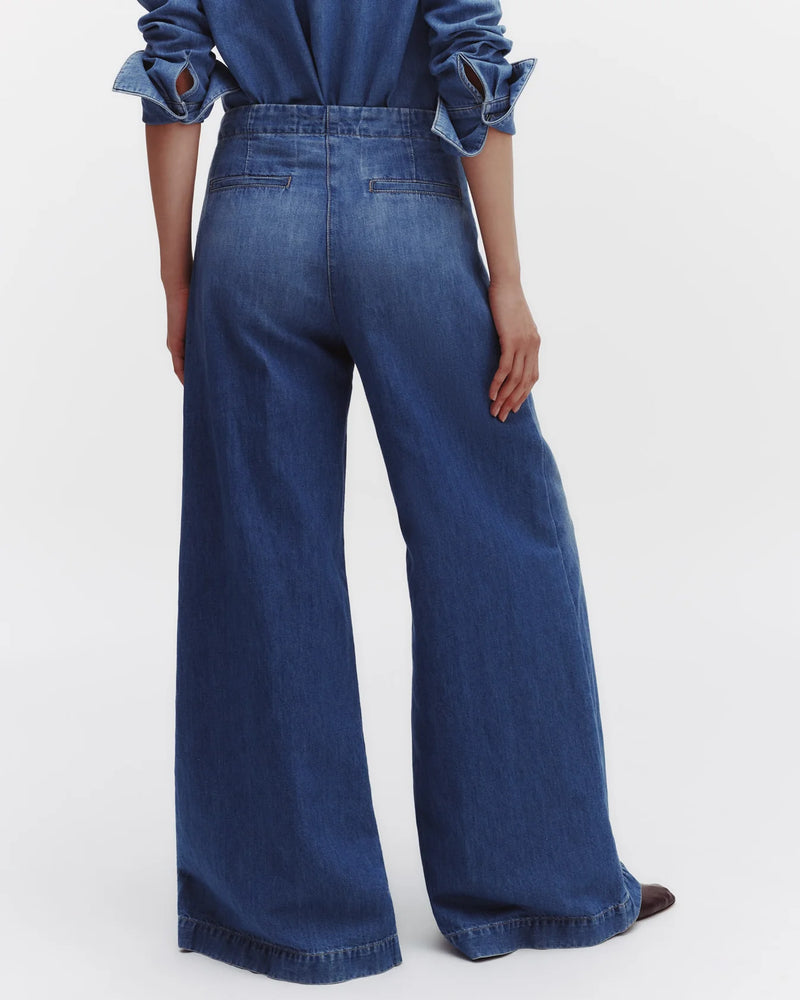 Dancing in the Dark Jean
