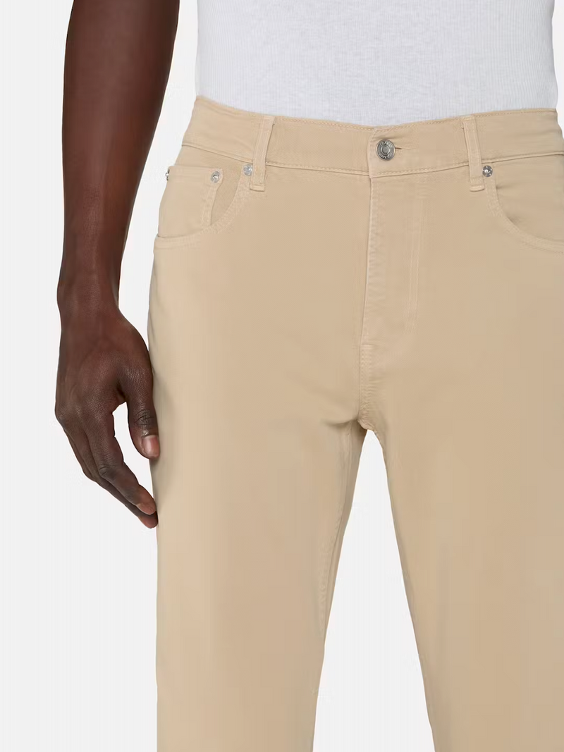 Modern Straight in Beige