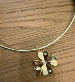 Choker with pendant