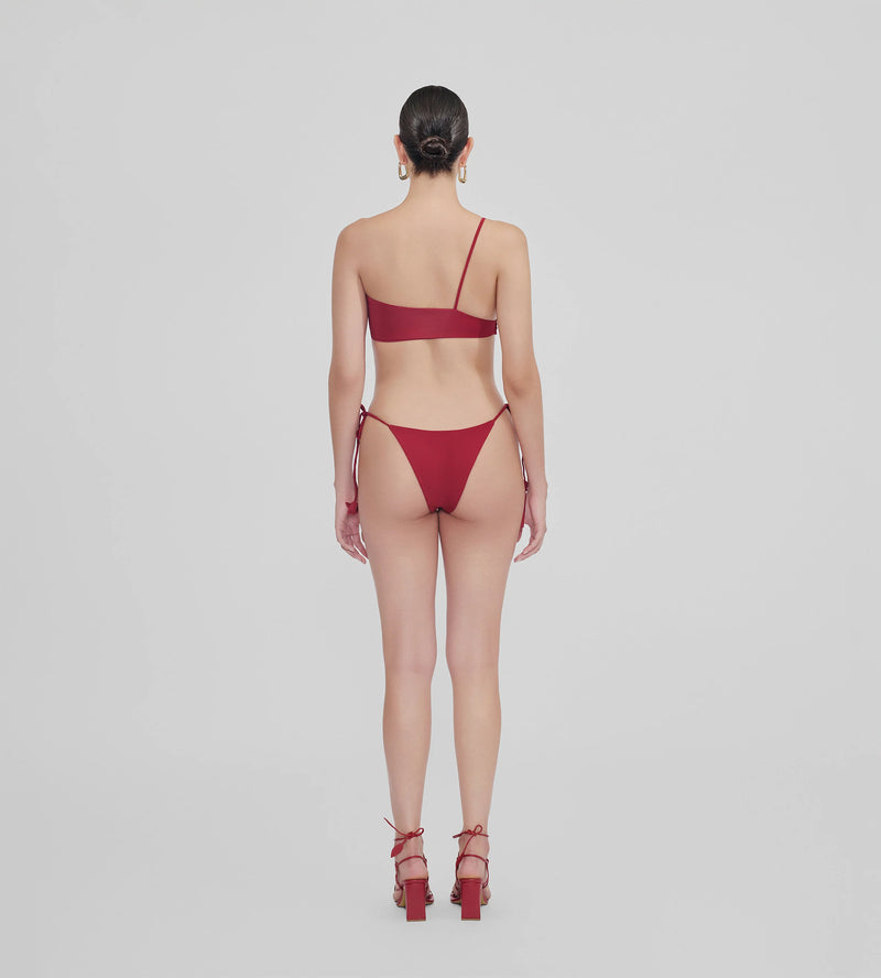 Grau Two Piece Carmesi