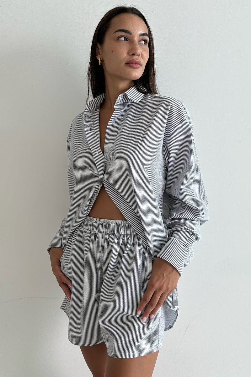 Kyla Shorts Black-White Stripe