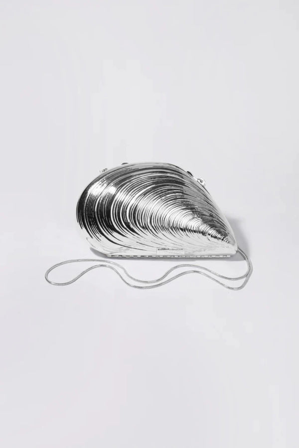 Bridget Metal Oyster Shell Clutch Silver