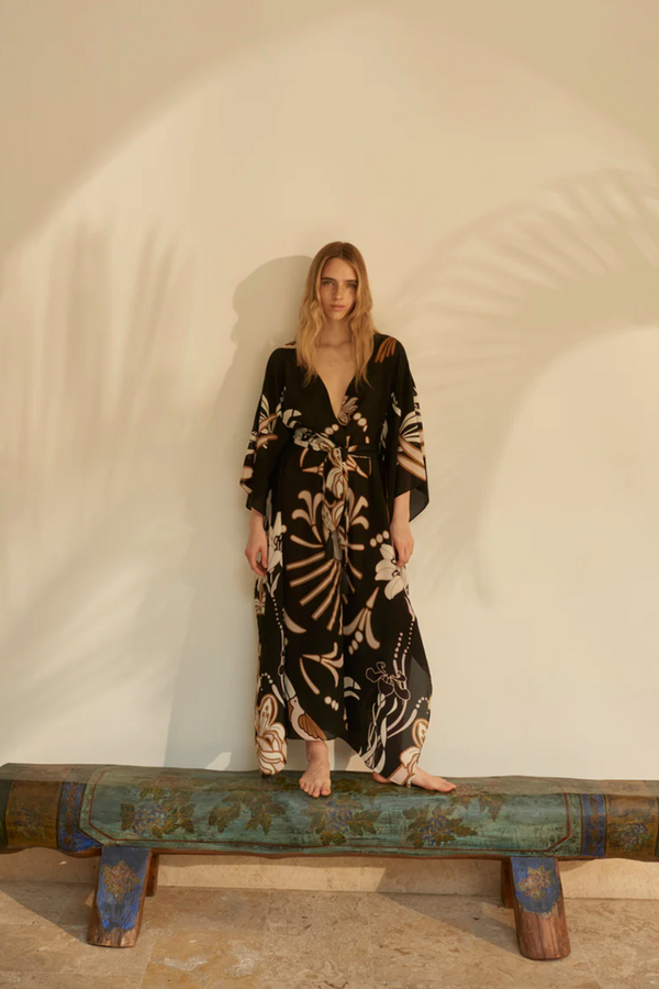 JUAN DE DIOS MORENA CREPE DE CHINE OPEN TUNIC black v neck tunic removable belt printed 