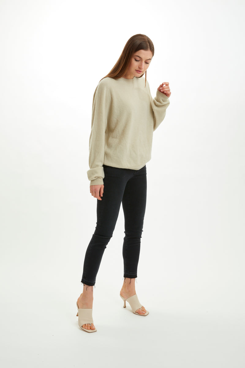 Boyfriend R-Neck Sweater
